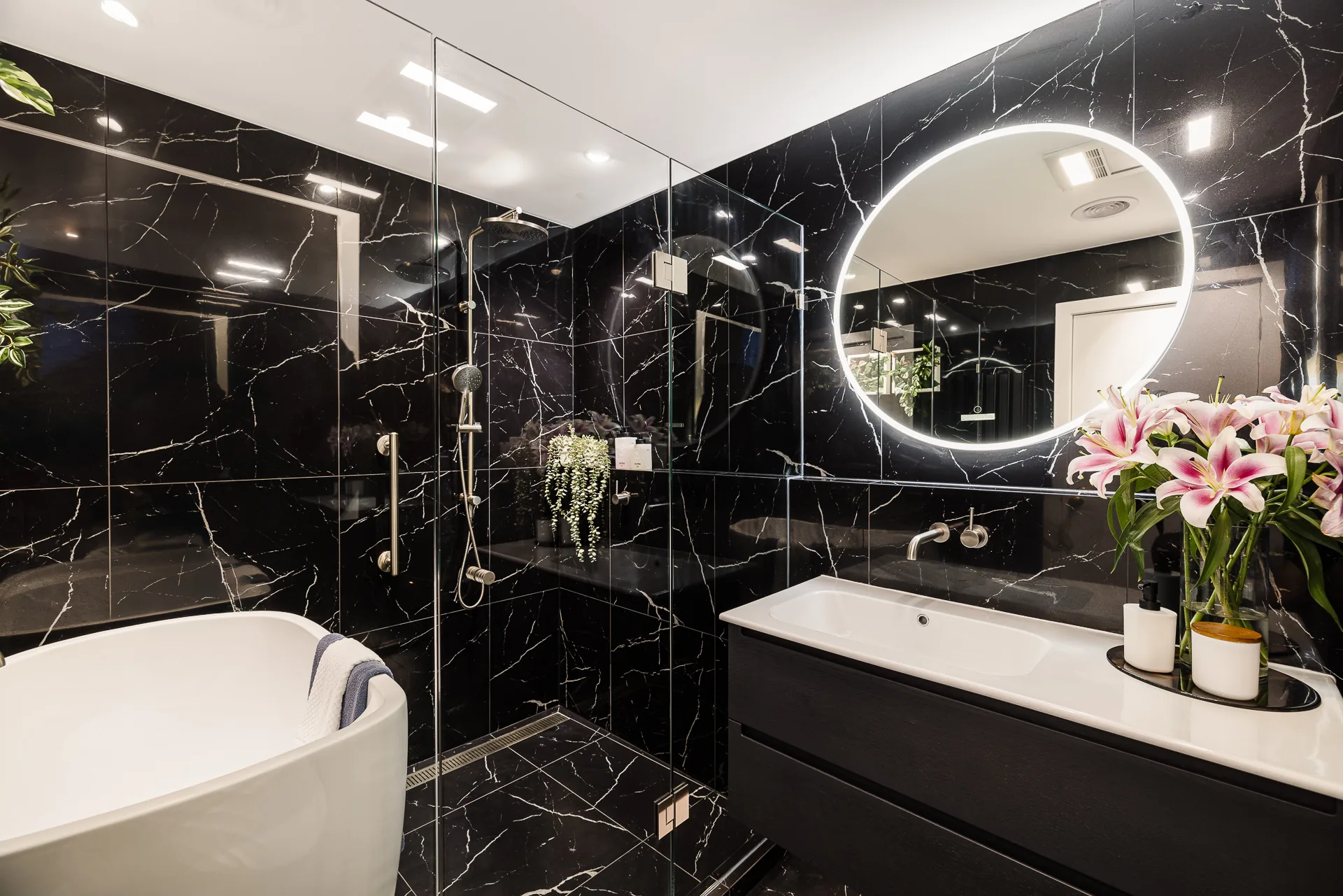 Melbourne bathroom renovation by Atelier Build Co.
